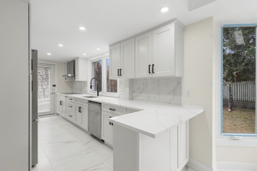 Kitchen - 266 Av. Glengarry, Mont-Royal, QC - Indoor Photo Showing Kitchen