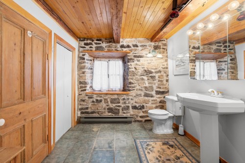 Salle de bains - 8 Rue Des Sarcelles, Beaupré, QC - Indoor Photo Showing Bathroom