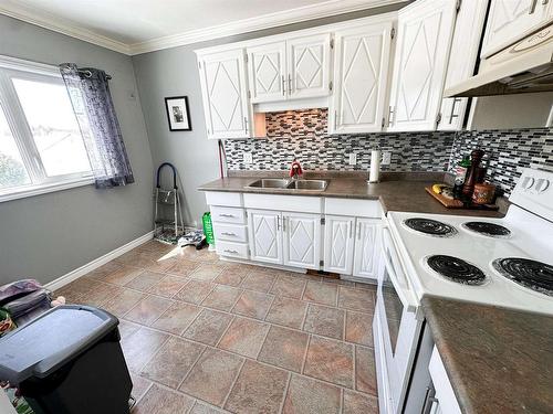 6 Pine Crescent, Red Lake, ON - Indoor Photo Showing Kitchen With Double Sink