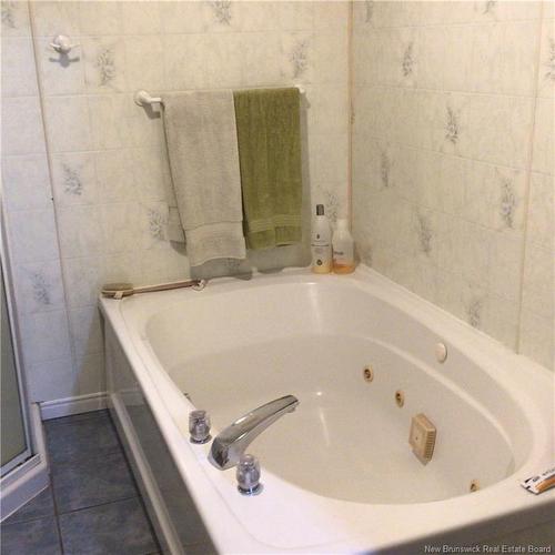 16 Dow St, Saint Stephen, NB 