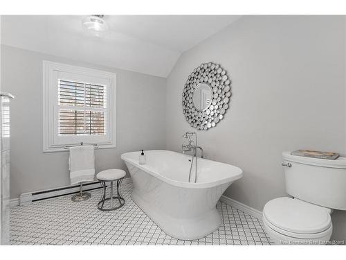 121 Winslow St, Fredericton, NB 