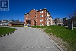 Walking distance to all town amenities. - 