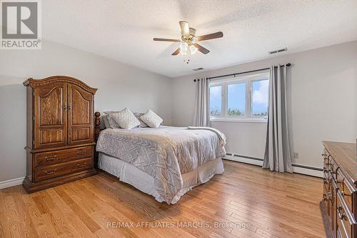74 Colonel By Crescent, Smiths Falls, ON - Indoor Photo Showing Bedroom
