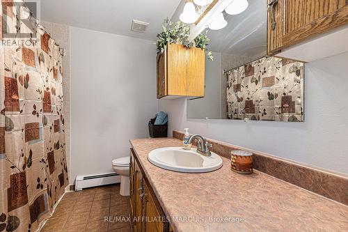 74 Colonel By Crescent, Smiths Falls, ON - Indoor Photo Showing Bathroom