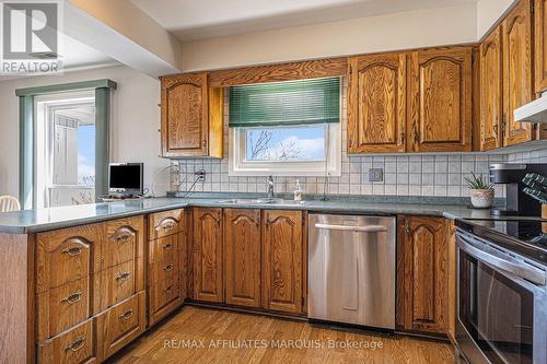 74 Colonel By Crescent, Smiths Falls, ON - Indoor Photo Showing Kitchen