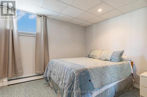 74 Colonel By Crescent, Smiths Falls, ON - Indoor Photo Showing Bedroom
