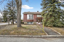 414 Rue Hochelaga  Laval (Fabreville), QC H7P 3H4