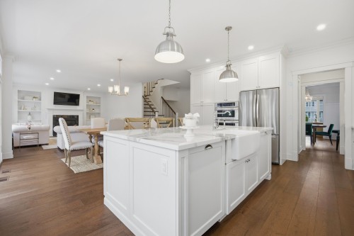 Cuisine - 106 Av. St-Andrew, Beaconsfield, QC - Indoor Photo Showing Kitchen With Upgraded Kitchen