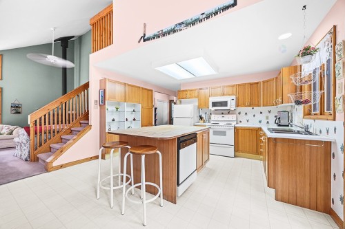 Cuisine - 9 Av. Woodlawn, Bristol, QC - Indoor Photo Showing Kitchen With Double Sink