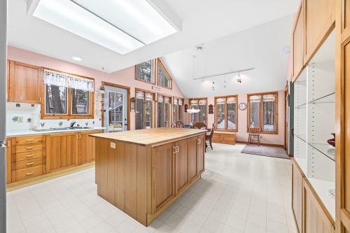 Cuisine - 9 Av. Woodlawn, Bristol, QC - Indoor Photo Showing Kitchen