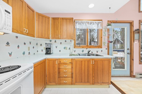 Cuisine - 9 Av. Woodlawn, Bristol, QC - Indoor Photo Showing Kitchen With Double Sink
