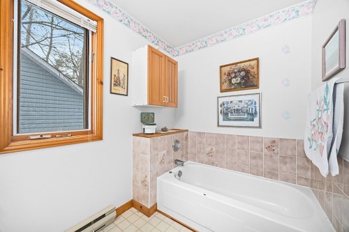 Salle de bains - 9 Av. Woodlawn, Bristol, QC - Indoor Photo Showing Bathroom