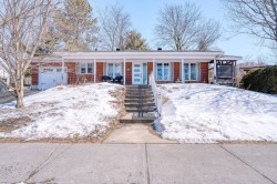 809 Boul. des Mille-Îles O.  Sainte-Thérèse, QC J7E 4G1