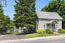 122 CHAMBERS STREET Smiths Falls, ON K7A 2Z3
