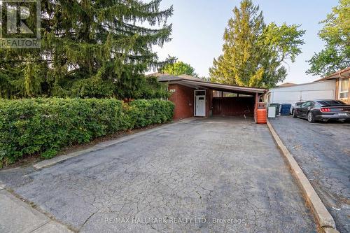 3782 ST.CLAIR AVENUE E  Toronto, ON M1M 1V2