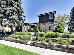 1 KENCLIFF CRESCENT Toronto, ON M1P 4E2