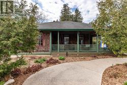 A deceptively large bungalow! - 