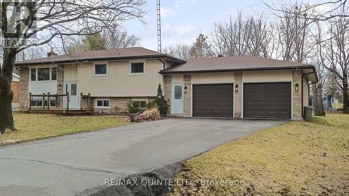20 TAYLOR DRIVE  Prince Edward County (Ameliasburg Ward), ON K8N 4Z7