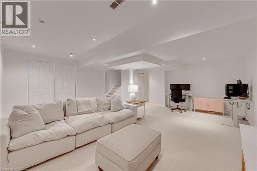 2051 Deer Run Avenue, Burlington, ON - Indoor Photo Showing Living Room