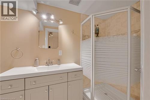 2051 Deer Run Avenue, Burlington, ON - Indoor Photo Showing Bathroom