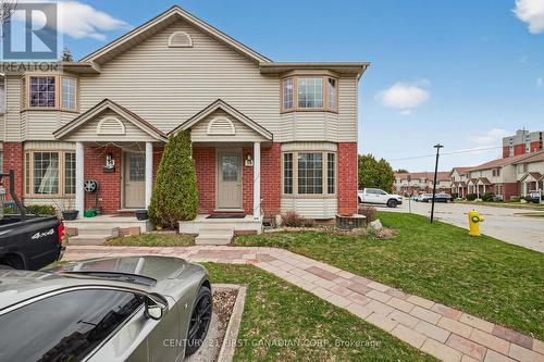 55 - 70 CHAPMAN COURT  London North (North I), ON N6G 4Z4