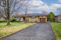 216 WALES CRESCENT Oakville (Br Bronte), ON L6L 3X7