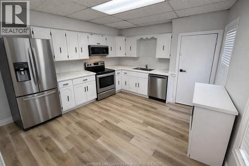454 VERA PLACE , Windsor, Ontario N9A 5W3 3