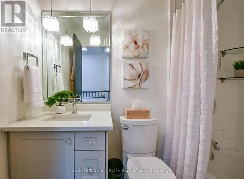 Main updated 4 piece bathroom. - 91 Benson Drive, Barrie, ON - Indoor Photo Showing Bathroom