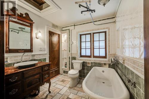 3 piece family bath - 71 Margaret Avenue, Kitchener, ON - Indoor Photo Showing Bathroom