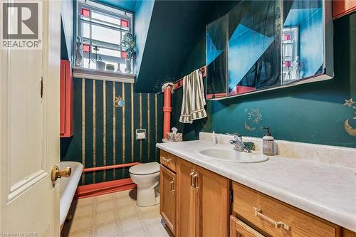 16 Rich Avenue, Cambridge, ON - Indoor Photo Showing Bathroom