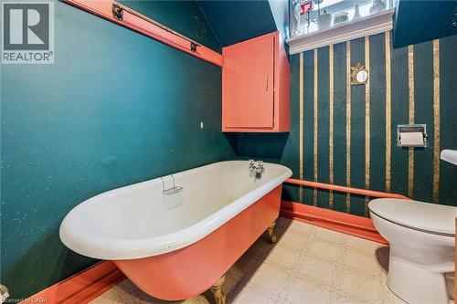 16 Rich Avenue, Cambridge, ON - Indoor Photo Showing Bathroom