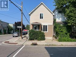 223 CARRUTHERS AVENUE  Ottawa, ON K1Y 1N8