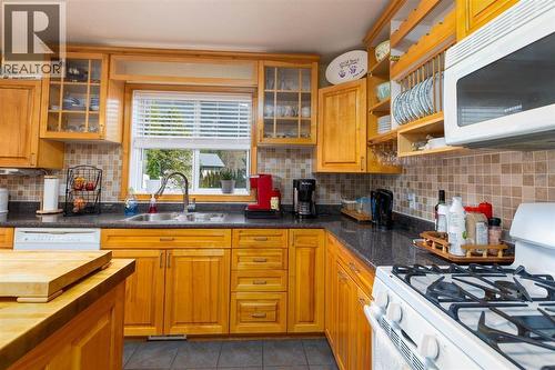 3009 Solomon Way, Terrace, BC - Indoor Photo Showing Kitchen With Double Sink