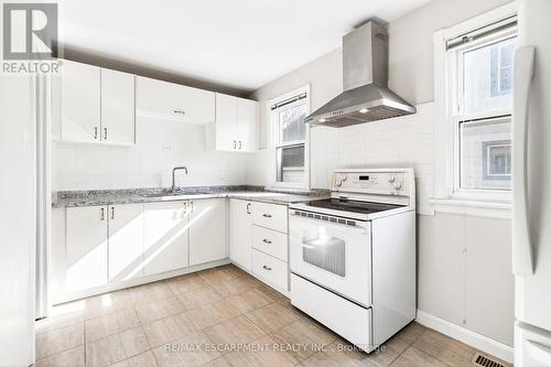 269 Queensdale Avenue E, Hamilton, ON - Indoor Photo Showing Kitchen