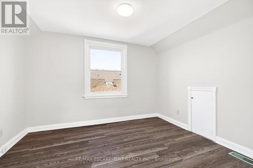 269 Queensdale Avenue E, Hamilton, ON - Indoor Photo Showing Other Room
