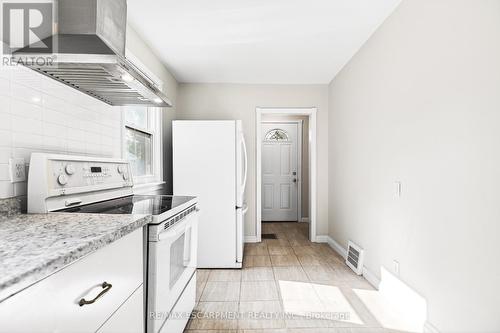 269 Queensdale Avenue E, Hamilton, ON - Indoor Photo Showing Kitchen