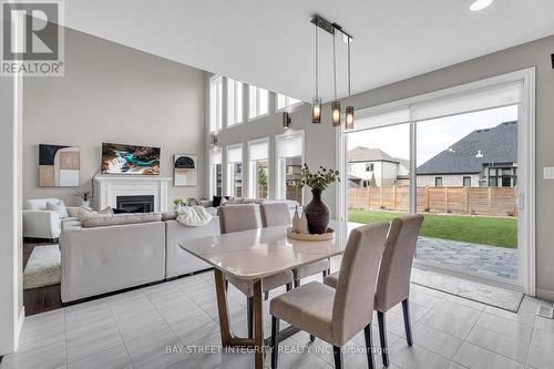 566 Bradwell Chase, London North, ON - Indoor With Fireplace