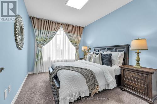 566 Bradwell Chase, London North, ON - Indoor Photo Showing Bedroom