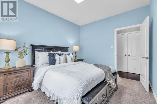 566 Bradwell Chase, London North, ON - Indoor Photo Showing Bedroom