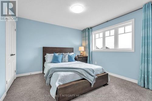 566 Bradwell Chase, London North, ON - Indoor Photo Showing Bedroom