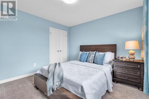 566 Bradwell Chase, London North, ON - Indoor Photo Showing Bedroom