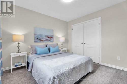 566 Bradwell Chase, London North, ON - Indoor Photo Showing Bedroom