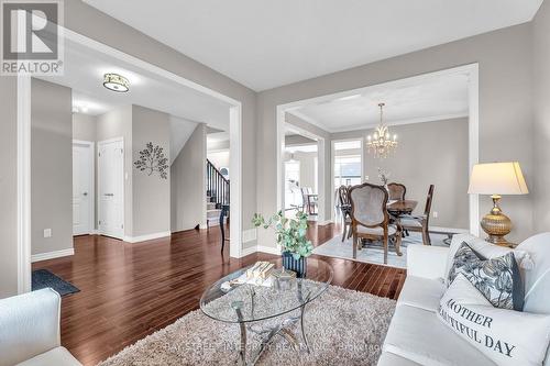 566 Bradwell Chase, London North, ON - Indoor Photo Showing Living Room