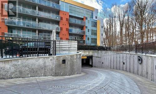 513 - 8302 Islington Avenue, Vaughan, ON - Outdoor