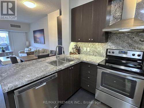 513 - 8302 Islington Avenue, Vaughan, ON - Indoor Photo Showing Kitchen With Stainless Steel Kitchen With Double Sink With Upgraded Kitchen