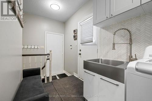 1 Lanterna Crescent, Vaughan, ON - Indoor Photo Showing Laundry Room
