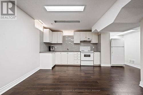 1 Lanterna Crescent, Vaughan, ON - Indoor Photo Showing Kitchen