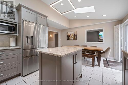 1 Lanterna Crescent, Vaughan, ON - Indoor Photo Showing Kitchen
