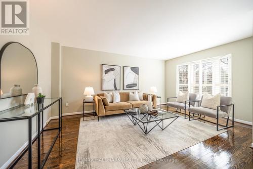 85 Colvin Crescent, Vaughan, ON - Indoor Photo Showing Living Room