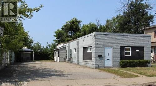 7 BEECH Street  St. Catharines, ON L2R 2B6